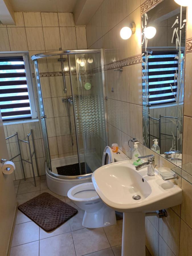 Kwatery Pracownicze Tolek Warschau Buitenkant foto